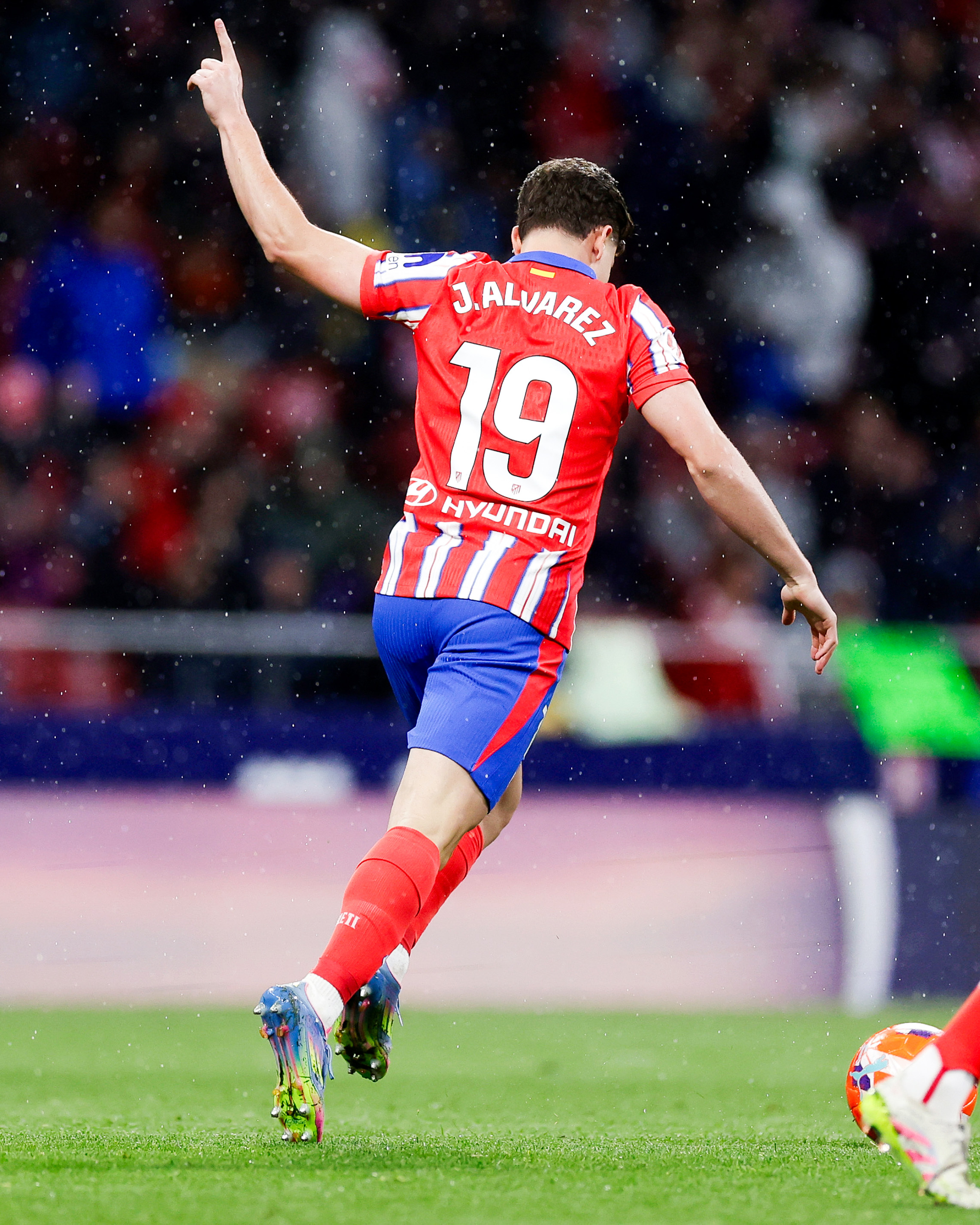 里程碑夜！马德里竞技单刀错失；法国杯国际比赛日刷纪录；气氛紧张；训练强度明显提升的简单介绍